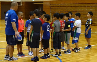 試合前の挨拶.png